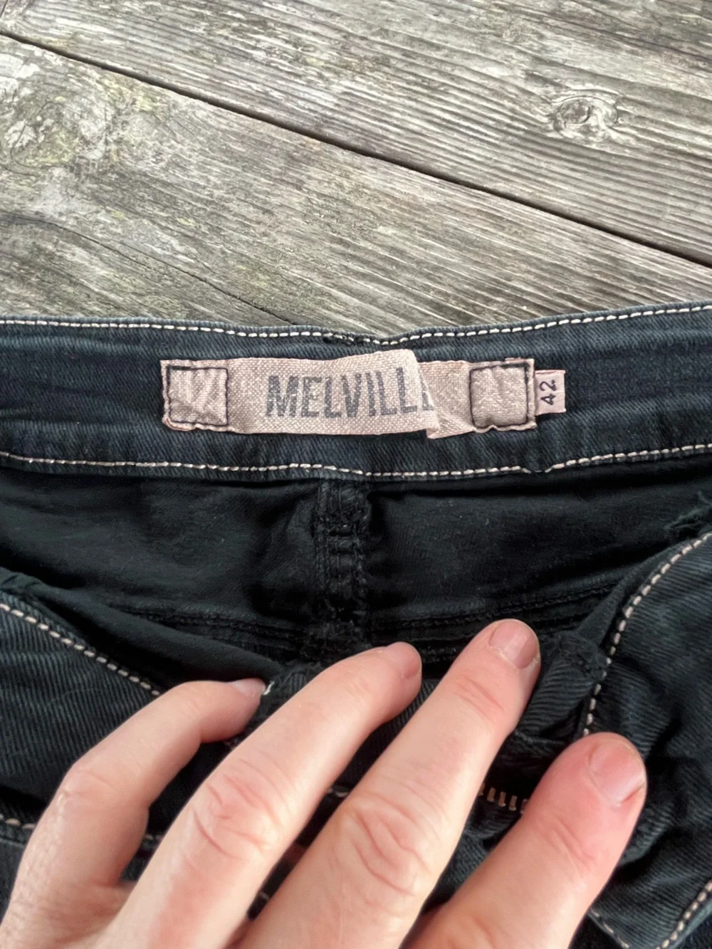 MELLVILLE Black Women's Denim Shorts - Distressed Frayed Hem SZ 42, USA L